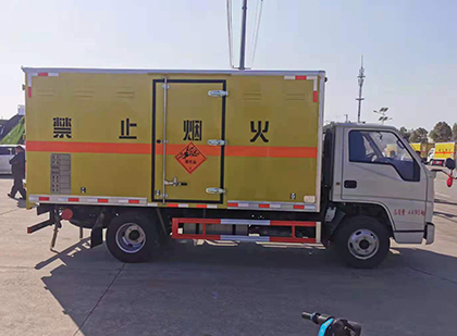 九台爆破器材运输车