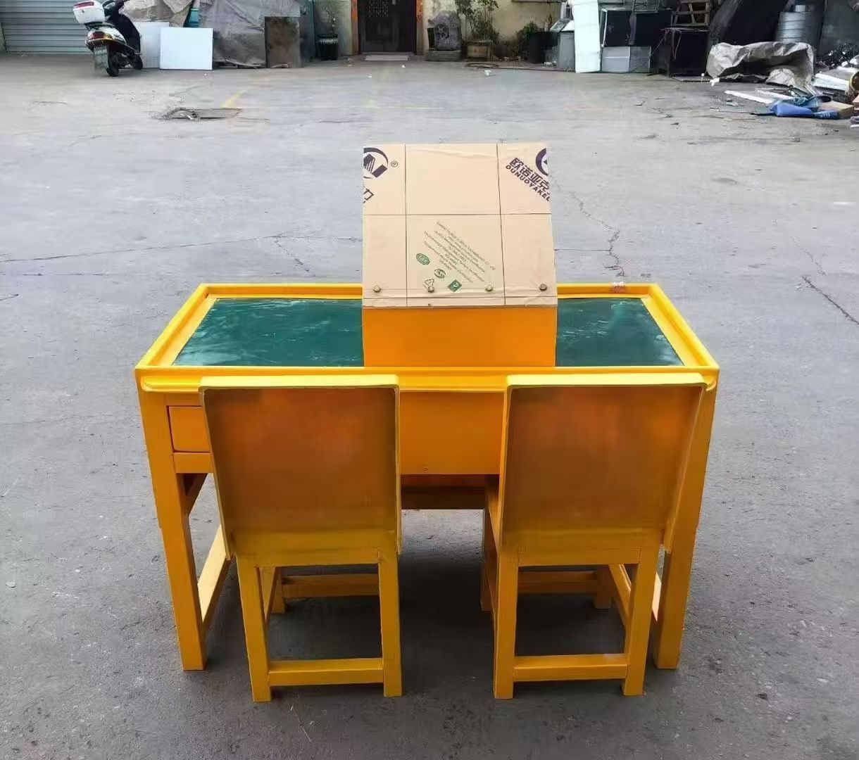 九台防静电导通桌井下煤矿火工品发放桌：危险品流转的安全守护者